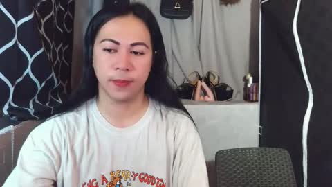 Snapshot of hott_summerr chatting on June 2026 10:19:01 AM Alex Summer online show from June 2026 10:19:01 AM