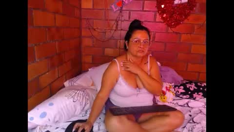 Snapshot of hottasttywoman chatting on September 2025 03:46:02 PM victorya karolyna online show from September 2025 03:46:02 PM
