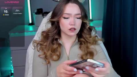 Snapshot of hottease_pvt chatting on October 2025 09:40:02 AM hello Im Eva online show from October 2025 09:40:02 AM