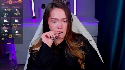 Snapshot of hottease_pvt chatting on March 2026 05:29:01 PM hello Im Eva online show from March 2026 05:29:01 PM