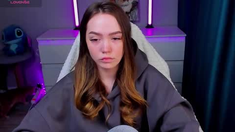 Snapshot of hottease_pvt chatting on March 2026 05:57:01 AM hello Im Eva online show from March 2026 05:57:01 AM