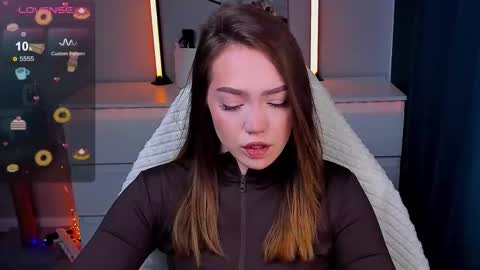 Snapshot of hottease_pvt chatting on March 2026 08:03:02 AM hello Im Eva online show from March 2026 08:03:02 AM