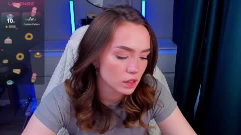 Snapshot of hottease_pvt chatting on April 2026 07:45:01 AM hello Im Eva online show from April 2026 07:45:01 AM