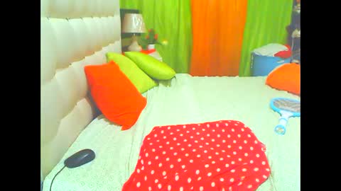 Snapshot of hottesa2019 chatting on February 2025 09:17:02 PM THEONE online show from February 2025 09:17:02 PM