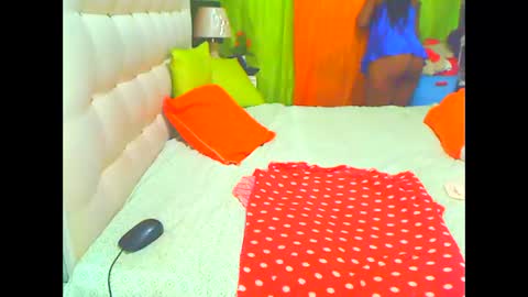 Snapshot of hottesa2019 chatting on February 2025 12:11:01 PM THEONE online show from February 2025 12:11:01 PM