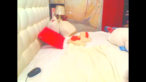 Snapshot of hottesa2019 chatting on November 2025 11:45:01 AM THEONE online show from November 2025 11:45:01 AM