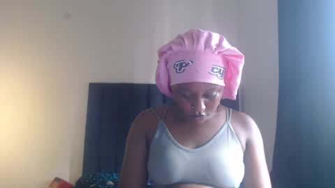 Snapshot of hottie_ebonie chatting on July 2026 10:22:01 AM Ella online show from July 2026 10:22:01 AM