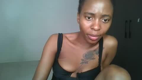 Snapshot of hottie_mistie chatting on June 2026 06:00:02 AM hottie_mistie online show from June 2026 06:00:02 AM