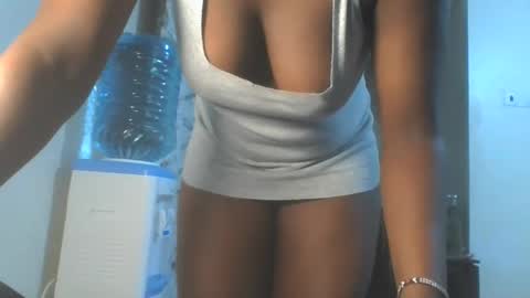 Snapshot of hottie_vera chatting on October 2025 07:10:02 PM vera online show from October 2025 07:10:02 PM