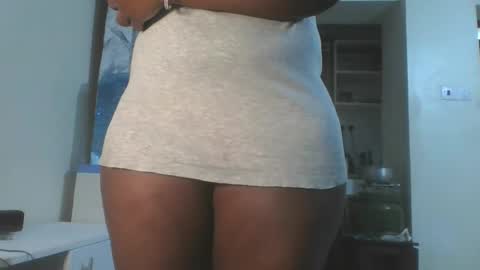 Snapshot of hottie_vera chatting on December 2025 08:14:02 PM vera online show from December 2025 08:14:02 PM