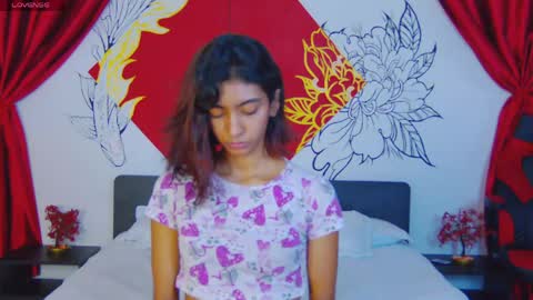 Snapshot of hottie_veronica chatting on May 2026 05:30:02 PM Veronica independent model online show from May 2026 05:30:02 PM