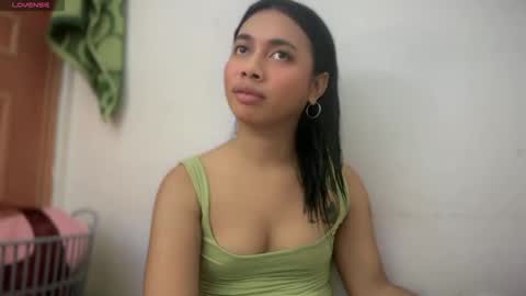 Snapshot of hottiescummerx chatting on April 2026 03:17:02 PM N I C A online show from April 2026 03:17:02 PM