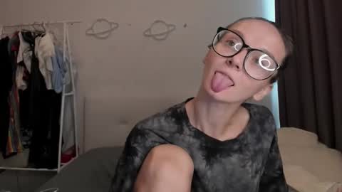 Snapshot of hottiesteverly chatting on April 2026 08:24:01 AM Jane online show from April 2026 08:24:01 AM