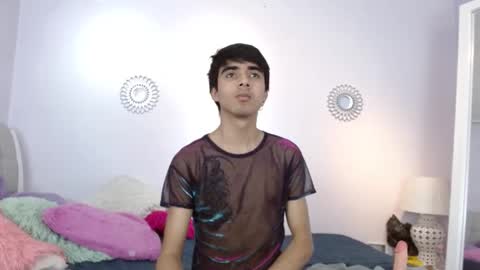 hottiie_guy online show from December 2025 05:54:01 PM