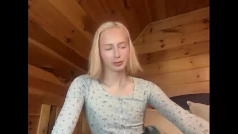 Snapshot of hottransgirlie chatting on November 2025 09:25:01 AM HotTransGirlie online show from November 2025 09:25:01 AM