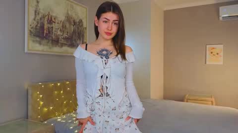 Snapshot of hotttmolly_ chatting on April 2026 01:12:01 PM Molly HottMolly online show from April 2026 01:12:01 PM