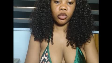 hotty_lora889 online show from October 2025 07:37:02 AM