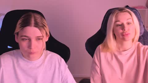 Nessie and Jessie online show from January 2025 06:24:02 PM