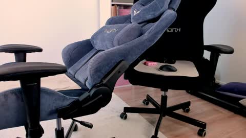 Snapshot of hottyblonds chatting on April 2026 09:18:01 AM Nessie and Jessie online show from April 2026 09:18:01 AM