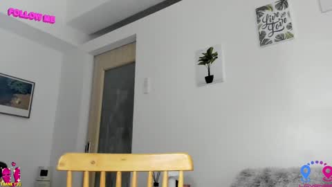 Snapshot of hottycrishinaxx chatting on March 2025 09:00:01 AM crishinahotty online show from March 2025 09:00:01 AM