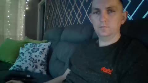 hotuk86 online show from January 2025 10:11:02 PM