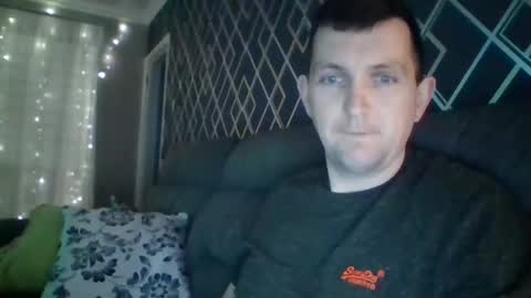 hotuk86 online show from February 2025 09:20:02 PM