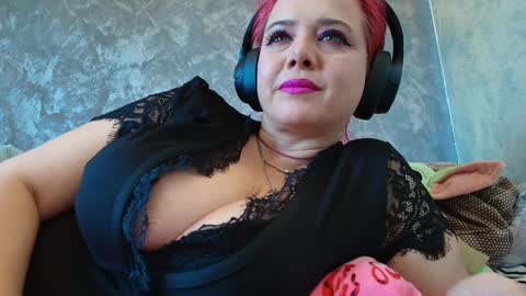 Snapshot of hotvany chatting on January 2025 10:58:02 AM Goddess of  Luv online show from January 2025 10:58:02 AM