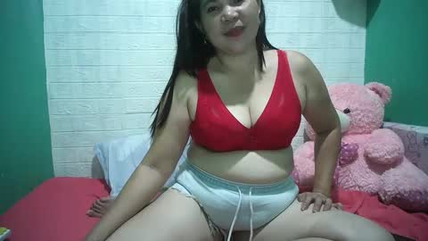 Snapshot of hotwetmommaxxx chatting on December 2024 07:39:02 AM hotwetmommaxxx online show from December 2024 07:39:02 AM