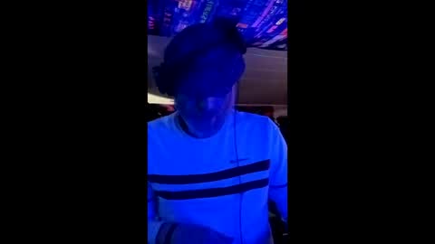 Snapshot of houseofstyle chatting on April 2026 06:21:01 AM SeanPatrick online show from April 2026 06:21:01 AM