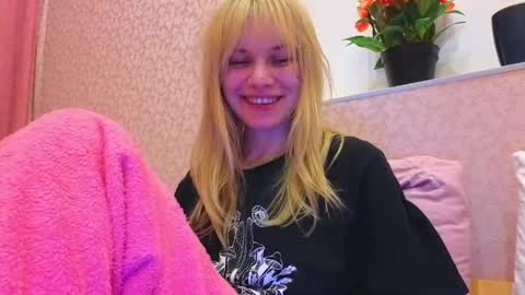 Snapshot of howimeturmum chatting on April 2026 07:58:01 PM ash. see u on sunday online show from April 2026 07:58:01 PM