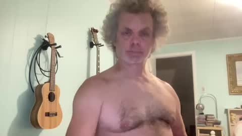 Snapshot of howlingatnothing chatting on September 2025 01:20:02 AM howlingatnothing online show from September 2025 01:20:02 AM