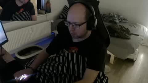 Snapshot of hoyboydkk chatting on April 2026 04:21:02 AM Christian online show from April 2026 04:21:02 AM