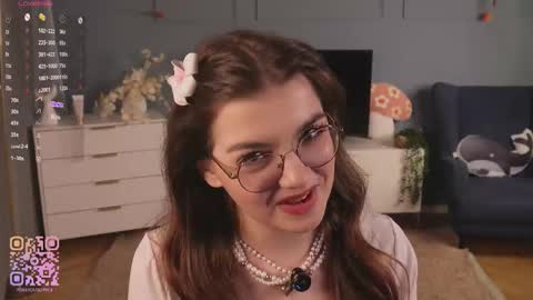 Diane online show from November 2025 07:17:01 PM