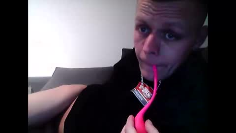 Snapshot of hubikush22 chatting on March 2026 06:01:02 PM hubikush22 online show from March 2026 06:01:02 PM