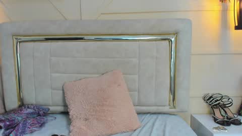 Snapshot of huddah_cam chatting on February 2025 05:29:01 PM huddah online show from February 2025 05:29:01 PM