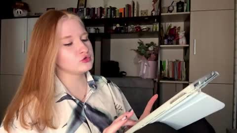 Snapshot of huebogenschutz chatting on April 2026 11:44:02 AM Hia online show from April 2026 11:44:02 AM