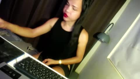 Snapshot of hugcock69_precious chatting on January 2025 07:55:02 AM Precious online show from January 2025 07:55:02 AM