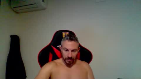 Snapshot of huge__cumshot chatting on October 2025 05:33:01 PM huge__cumshot online show from October 2025 05:33:01 PM