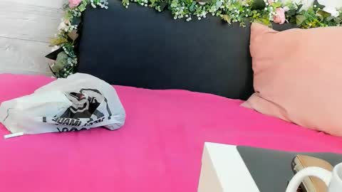 Erin online show from February 2025 08:06:01 AM