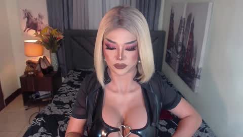 Snapshot of hugecockchristine chatting on January 2025 02:52:01 PM Christine online show from January 2025 02:52:01 PM