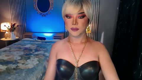 Snapshot of hugecockchristine chatting on October 2025 01:24:02 AM Christine online show from October 2025 01:24:02 AM