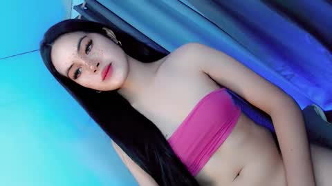 Snapshot of hugecockyanny chatting on April 2026 01:17:02 AM Yhanie online show from April 2026 01:17:02 AM