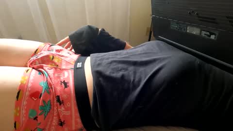 HugeCumshots online show from October 2025 06:25:02 PM