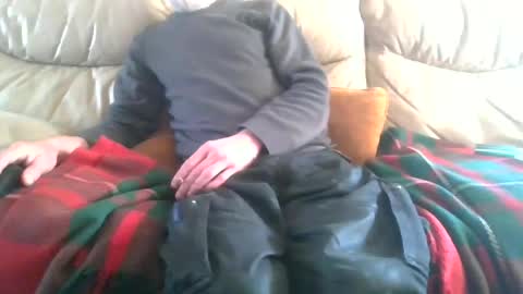 Snapshot of hugenob4u chatting on April 2026 12:07:01 PM hugenob4u online show from April 2026 12:07:01 PM