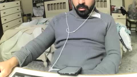 hugeveiny online show from April 2026 04:08:01 PM