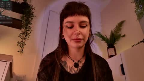 Snapshot of hugme_ chatting on April 2026 06:42:02 PM Mika online show from April 2026 06:42:02 PM