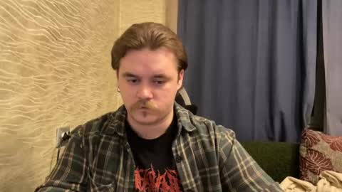 Snapshot of hugo__brad chatting on March 2026 01:42:02 AM Hugo online show from March 2026 01:42:02 AM