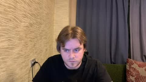 Snapshot of hugo__brad chatting on April 2026 07:37:02 PM Hugo online show from April 2026 07:37:02 PM