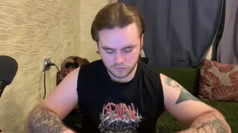 Snapshot of hugo__brad chatting on April 2026 08:58:02 PM Hugo online show from April 2026 08:58:02 PM