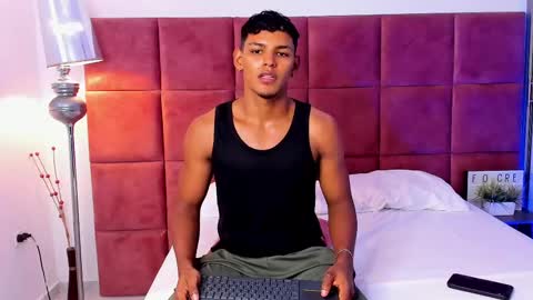 Snapshot of hugo_cano chatting on September 2025 08:53:01 PM Hugo Cano online show from September 2025 08:53:01 PM